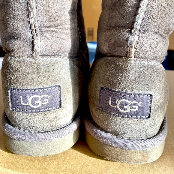 Kids' Ugg Boot Classic II in Grey | Size 2 - Picture 1 of 11